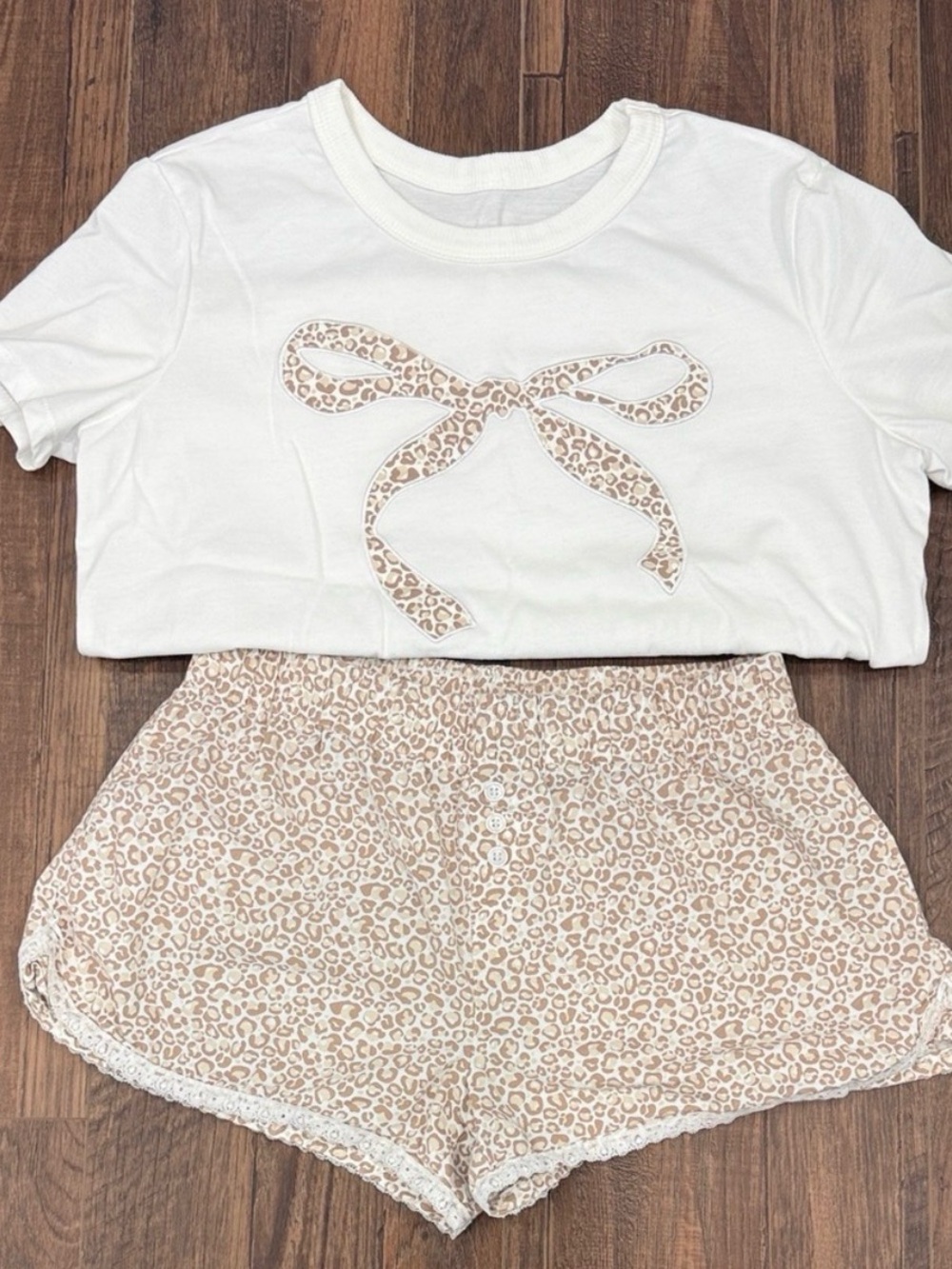 Wild Indigo Bow T Shirt Top and Leopard Print Shorts Pajama Set NWOT Lace SZ M